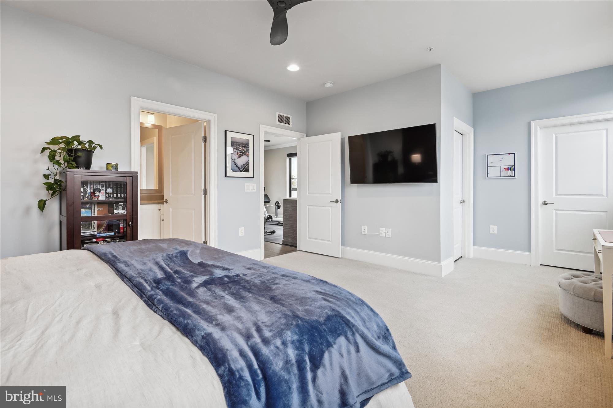 ONE LOUDOUN - Residential