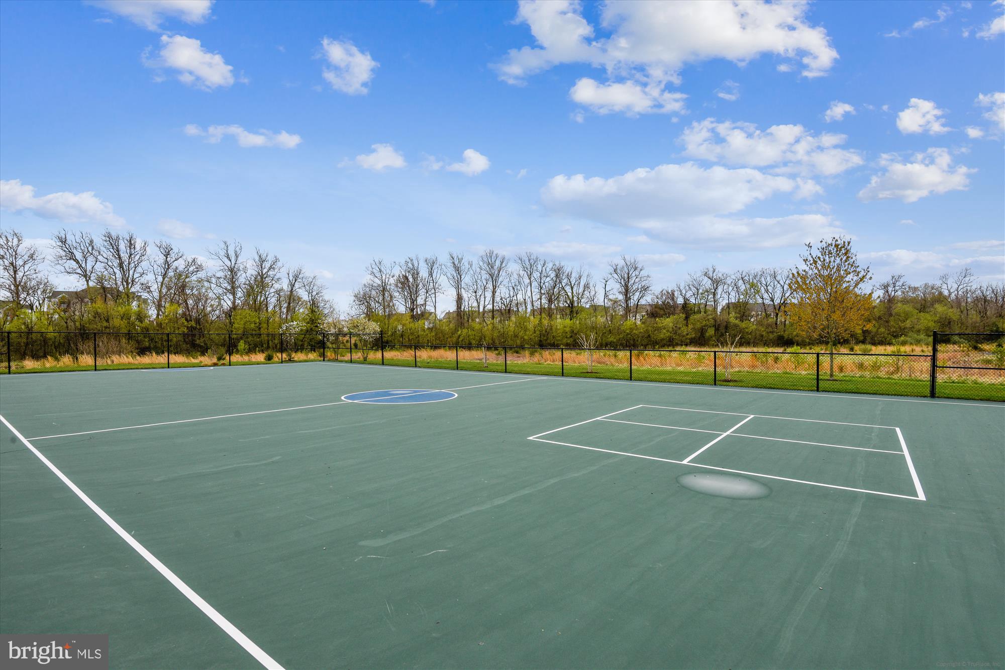 ONE LOUDOUN - Residential