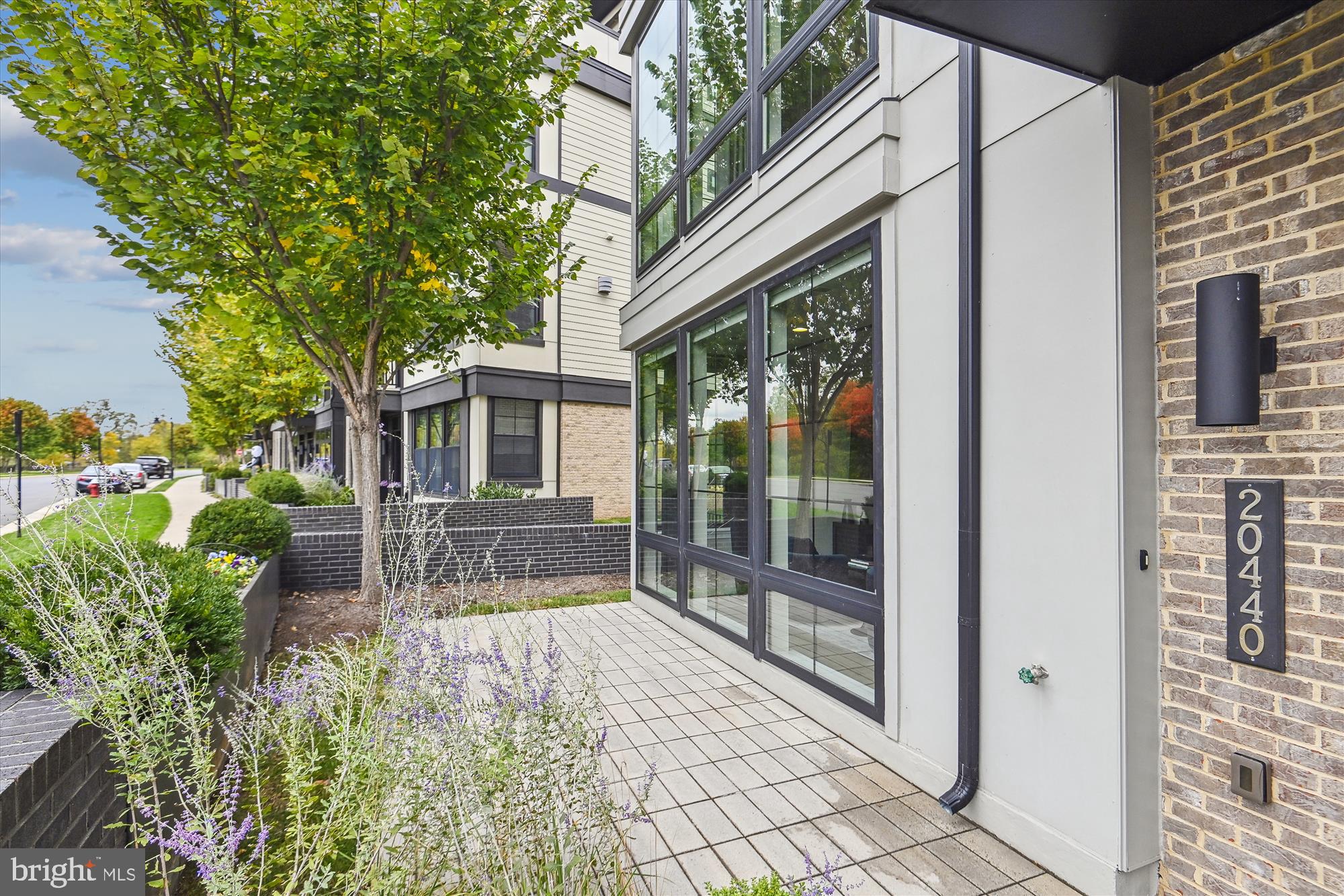 ONE LOUDOUN - Residential