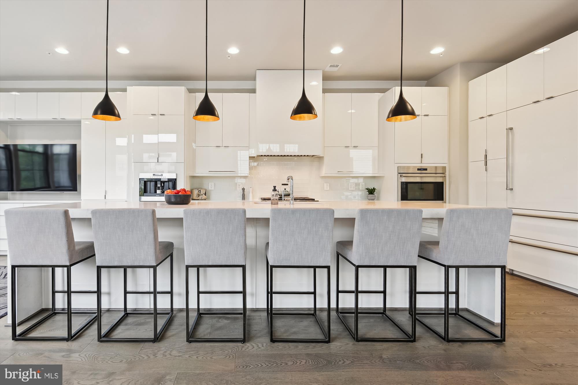 ONE LOUDOUN - Residential