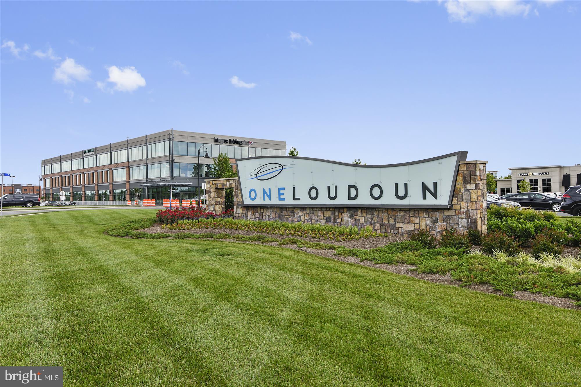 ONE LOUDOUN - Residential