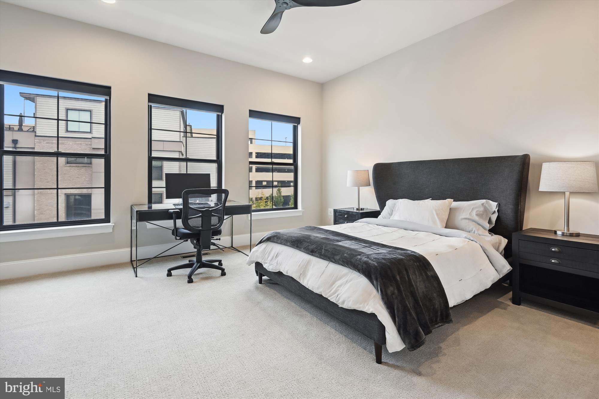 ONE LOUDOUN - Residential