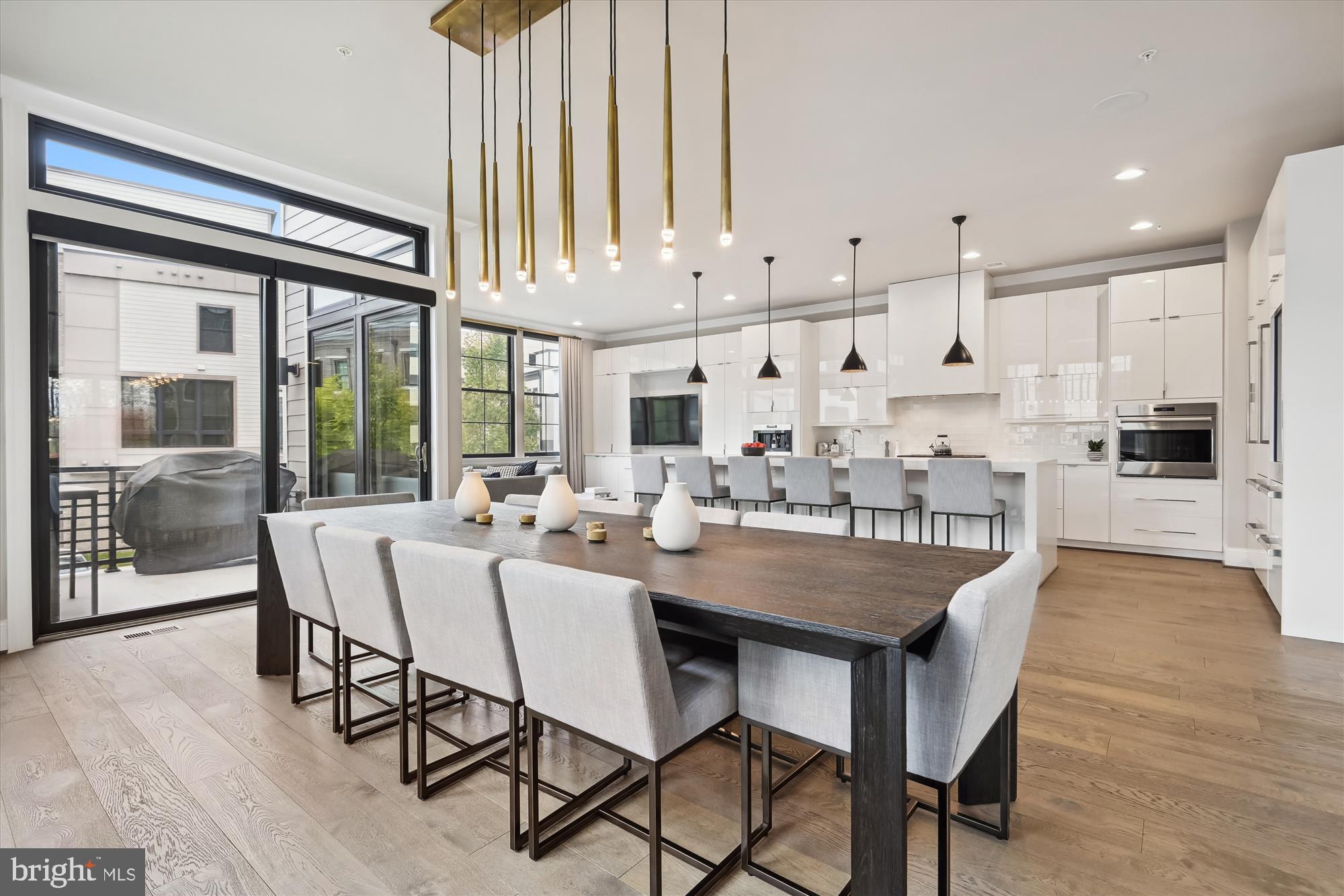 ONE LOUDOUN - Residential