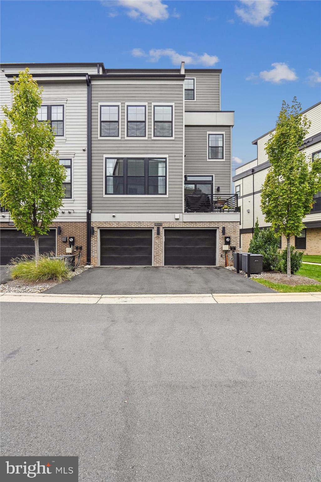 ONE LOUDOUN - Residential