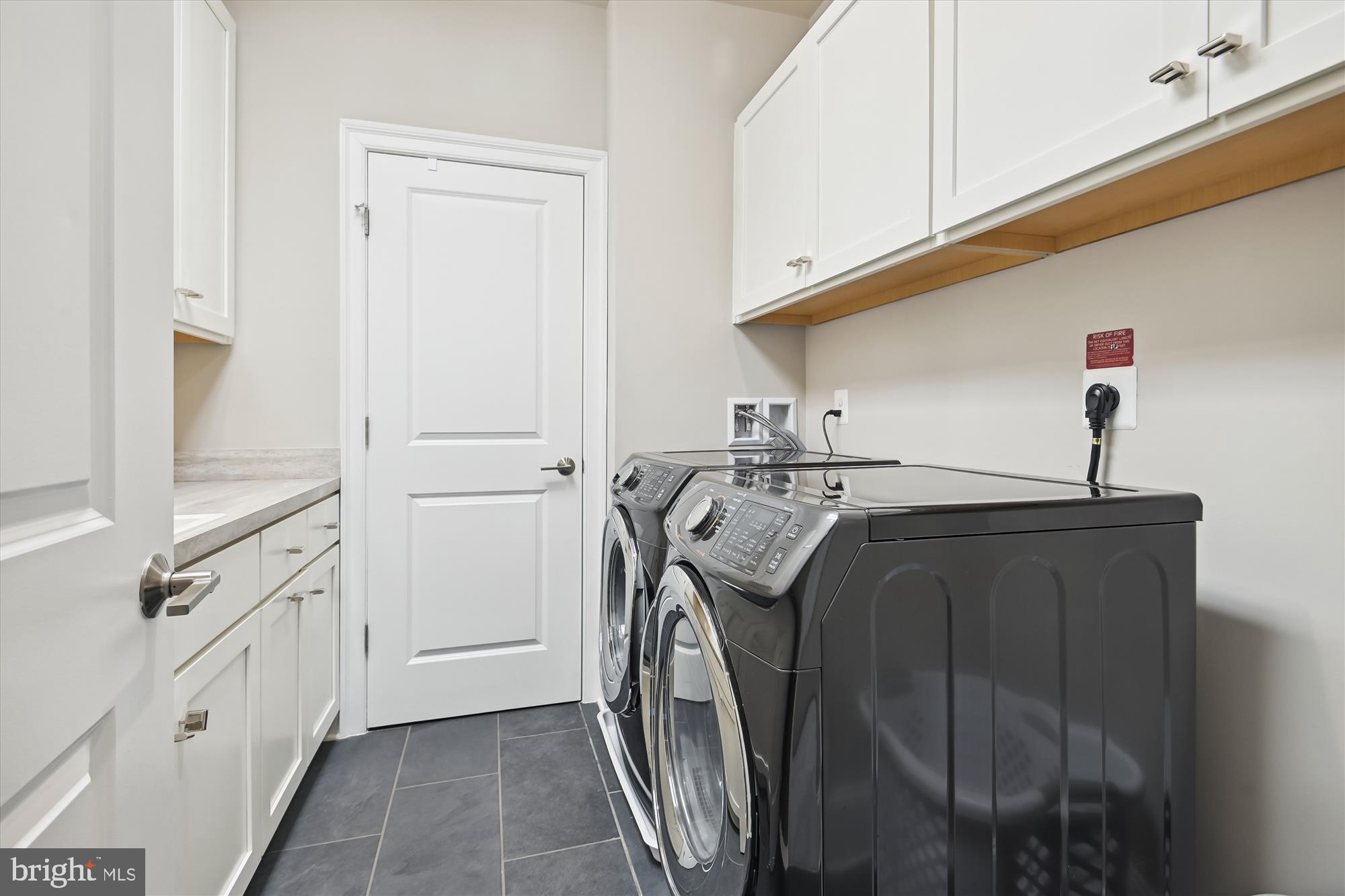 ONE LOUDOUN - Residential