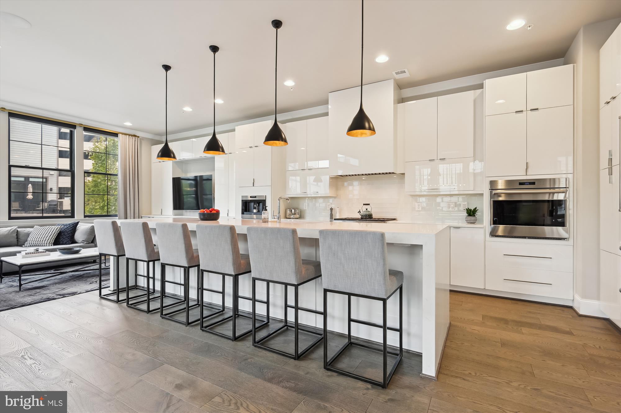 ONE LOUDOUN - Residential