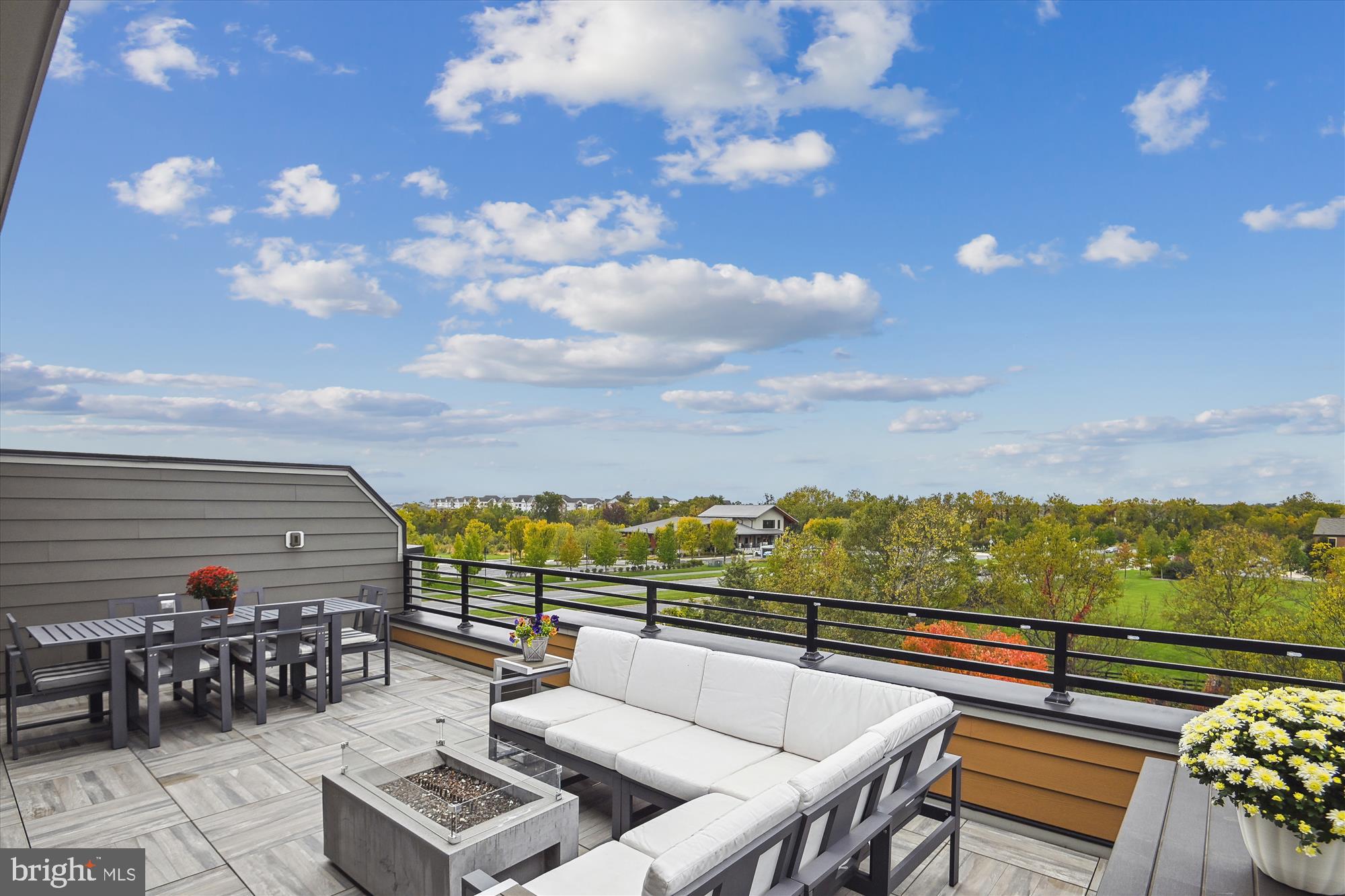 ONE LOUDOUN - Residential