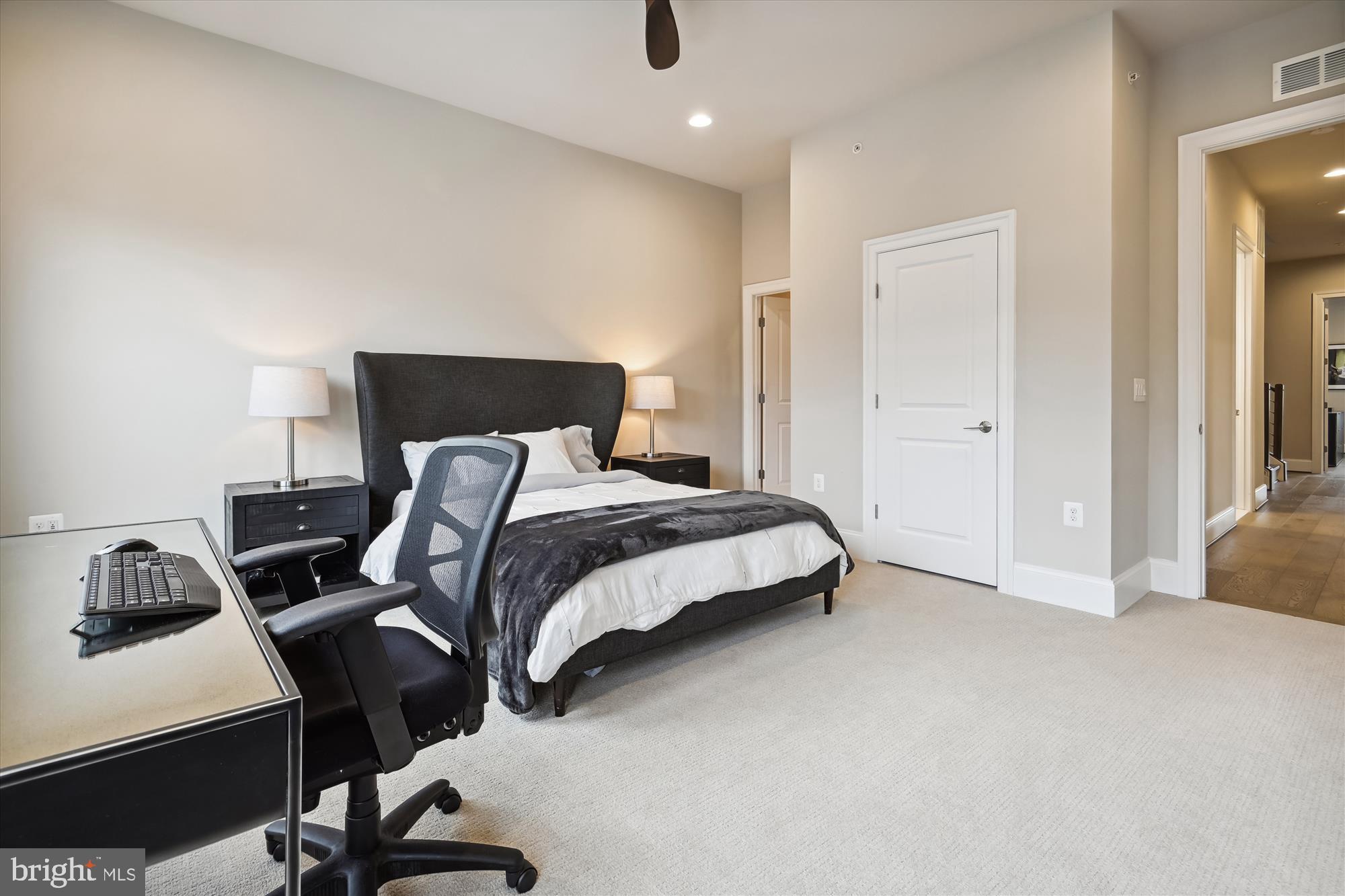 ONE LOUDOUN - Residential