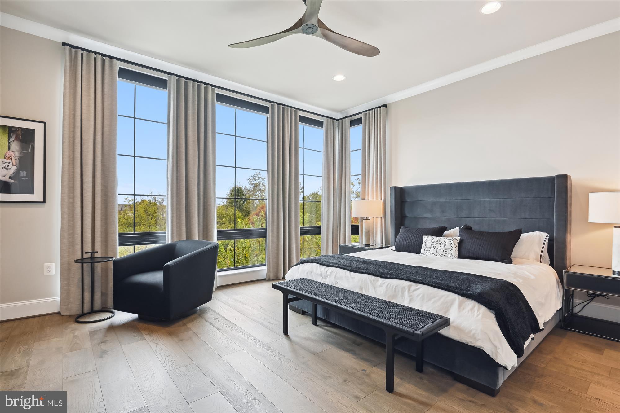 ONE LOUDOUN - Residential