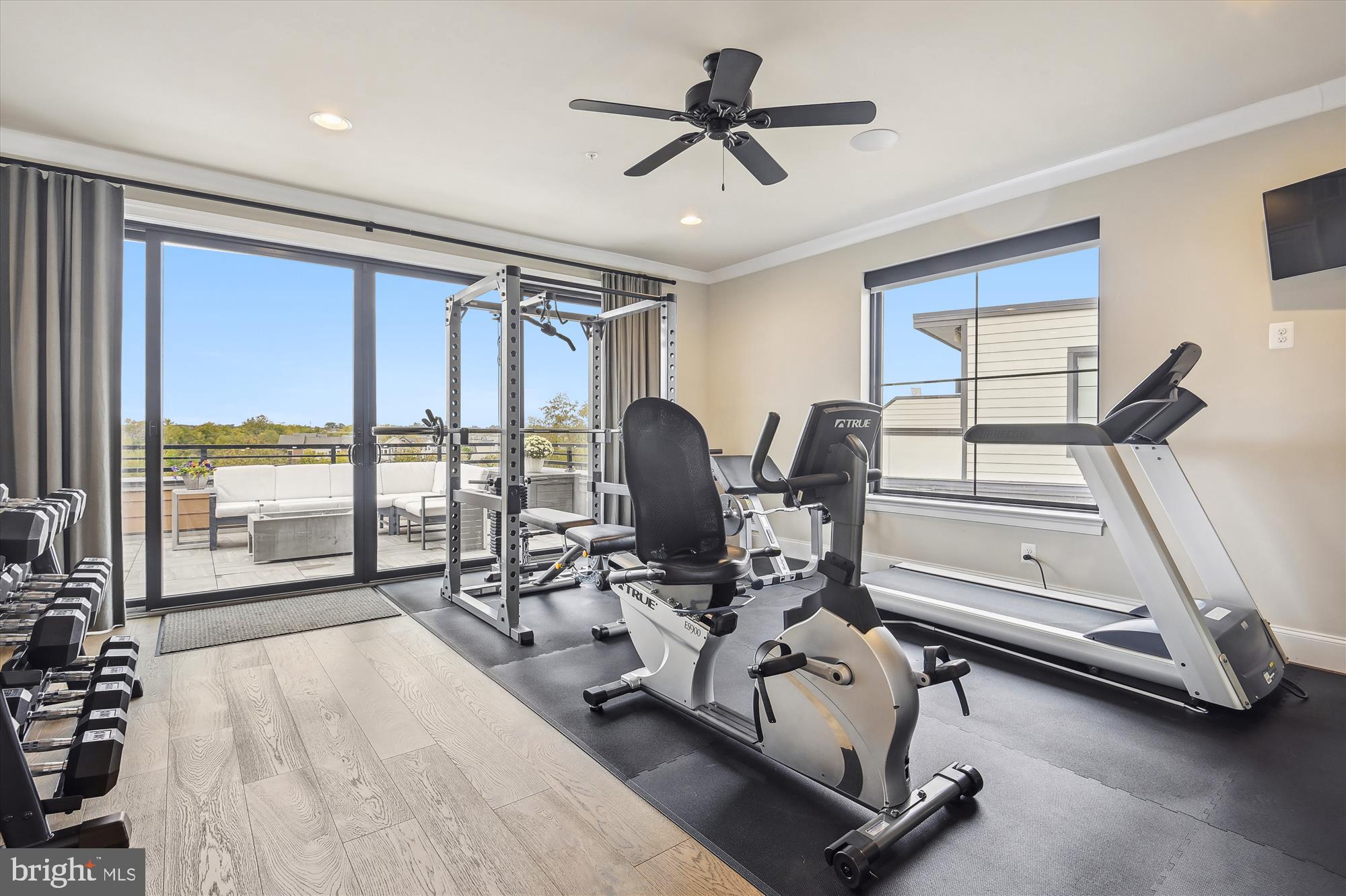 ONE LOUDOUN - Residential