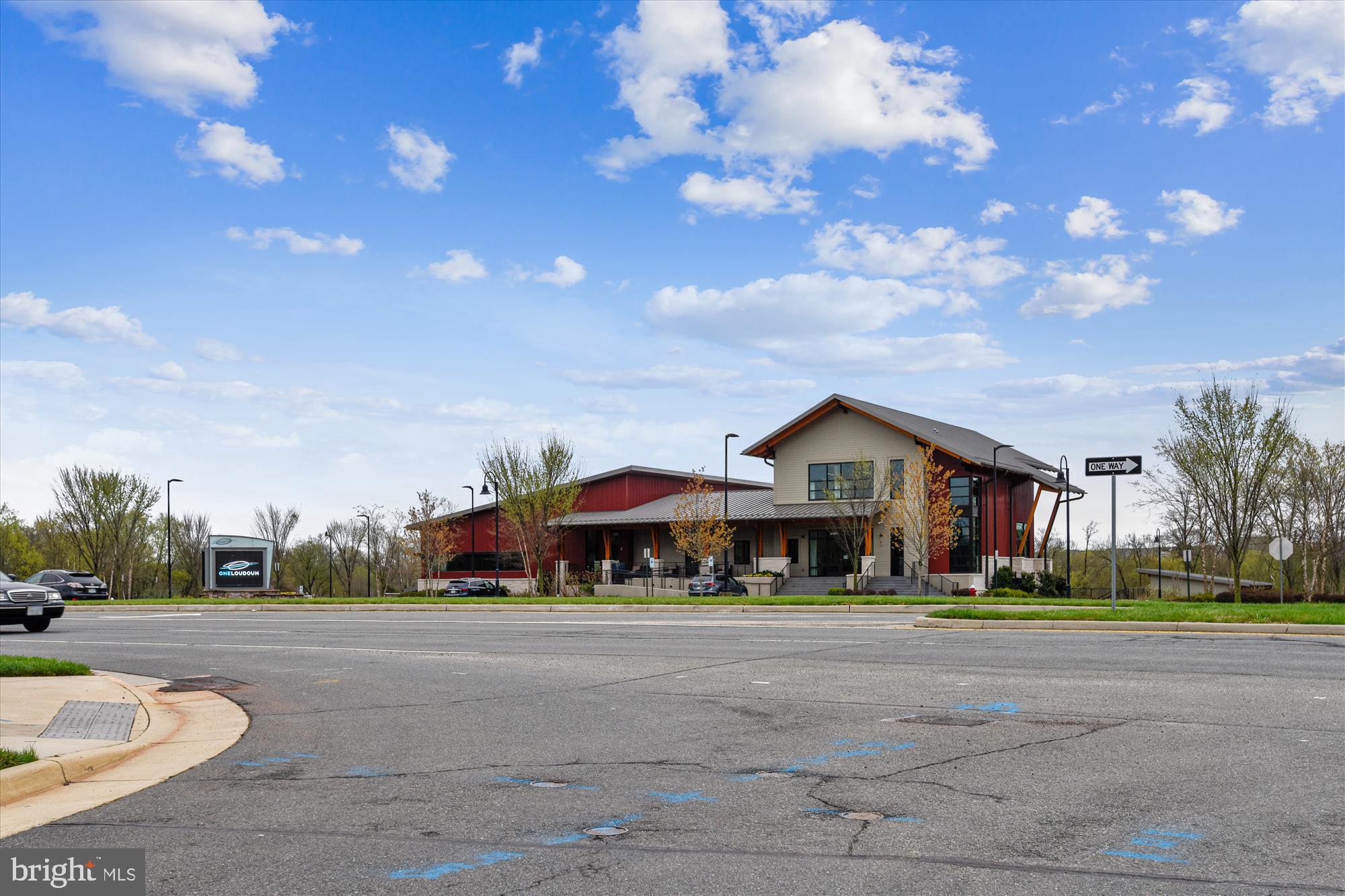 ONE LOUDOUN - Residential