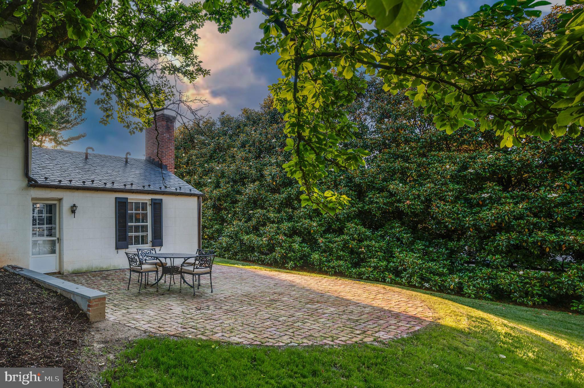 POT SPRING - Residential