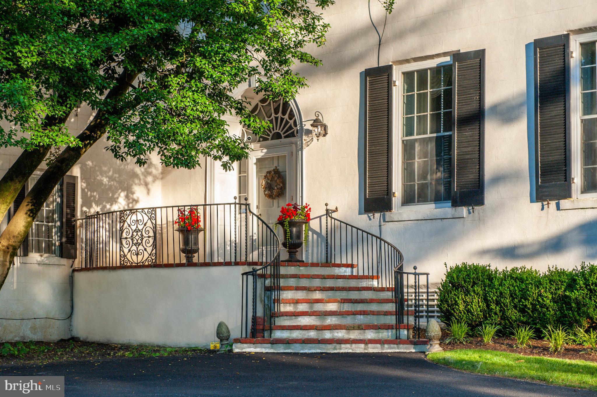 POT SPRING - Residential