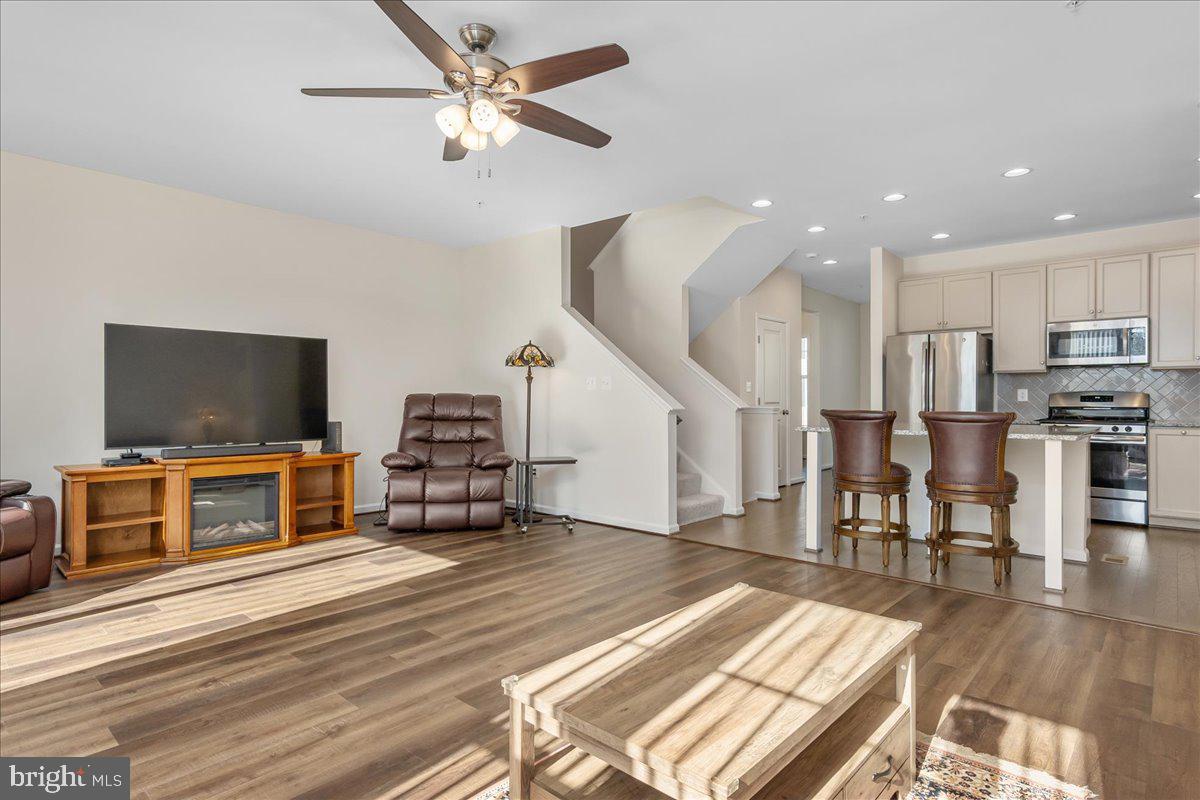 TALLYN RIDGE - Residential