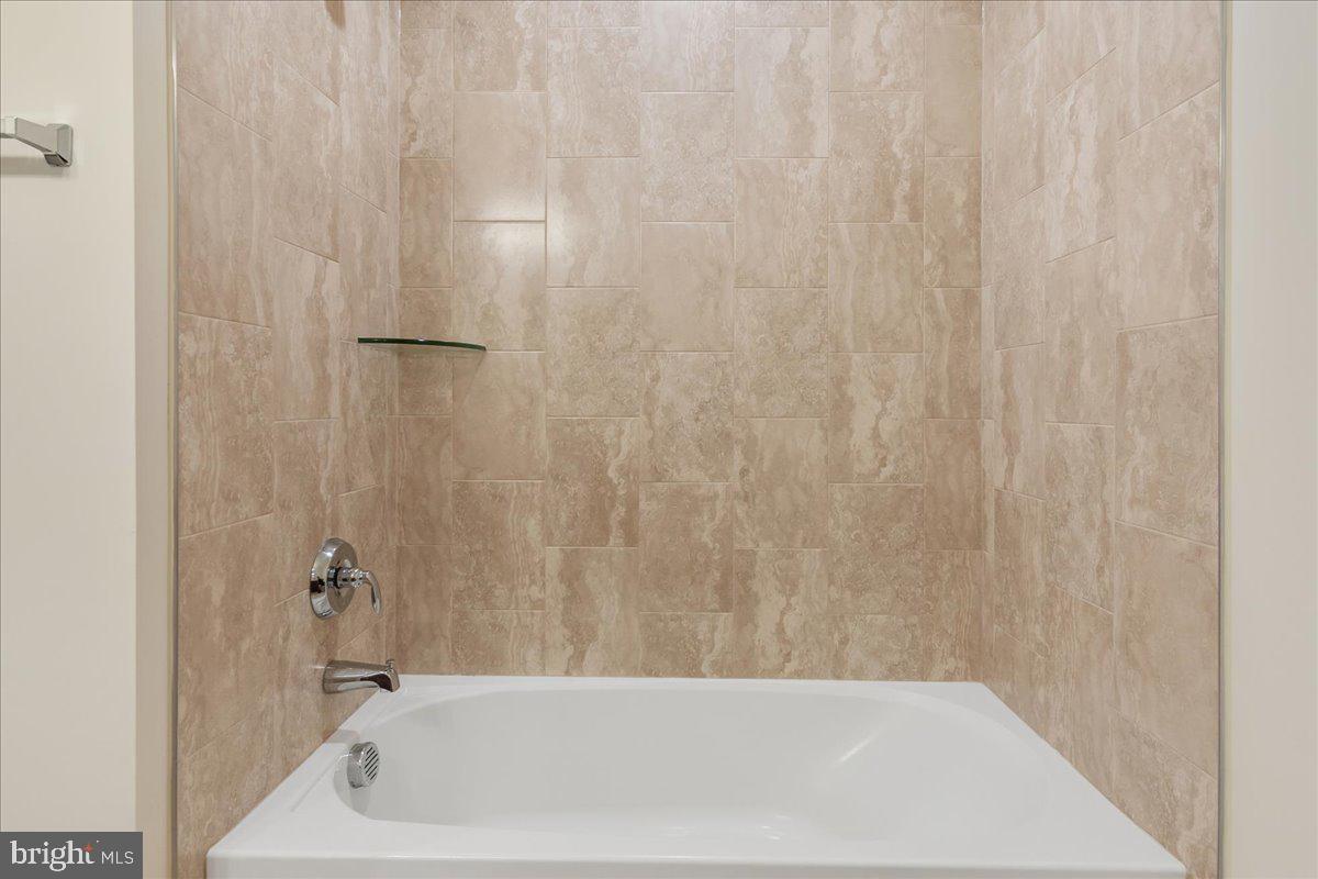 TALLYN RIDGE - Residential