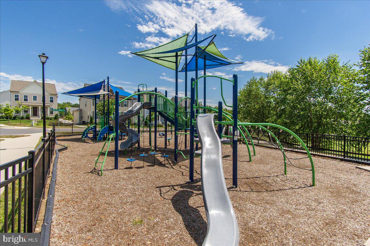 TALLYN RIDGE - Residential