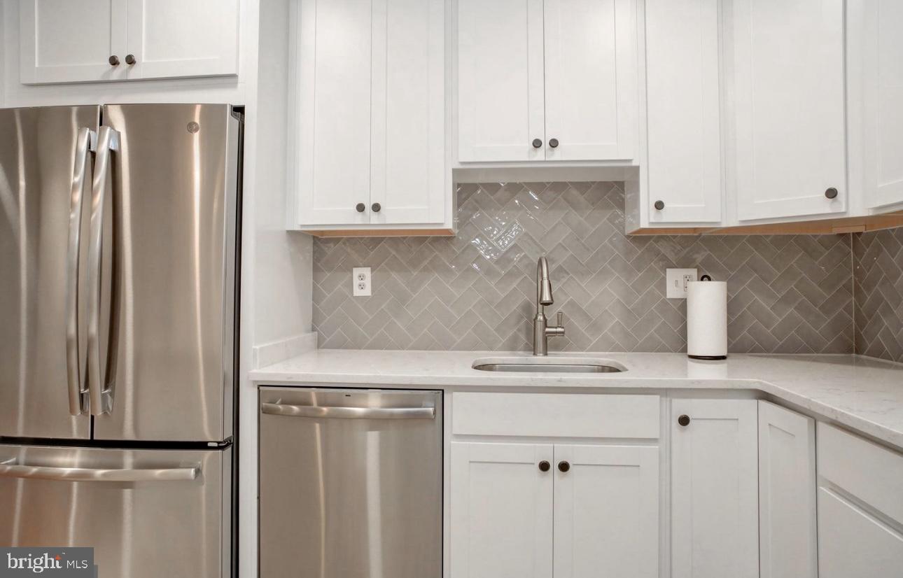 BARTON PLACE - Residential Lease