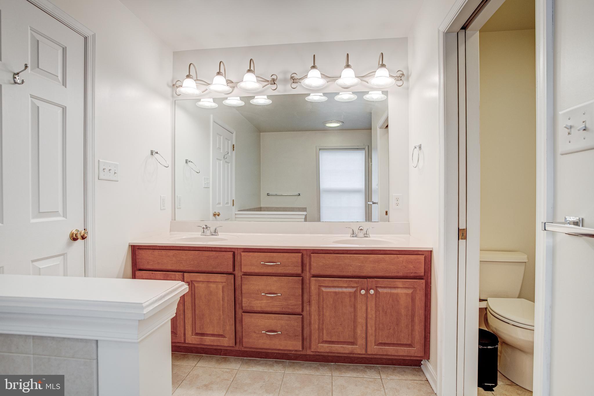 HUNTERS CHASE - Residential