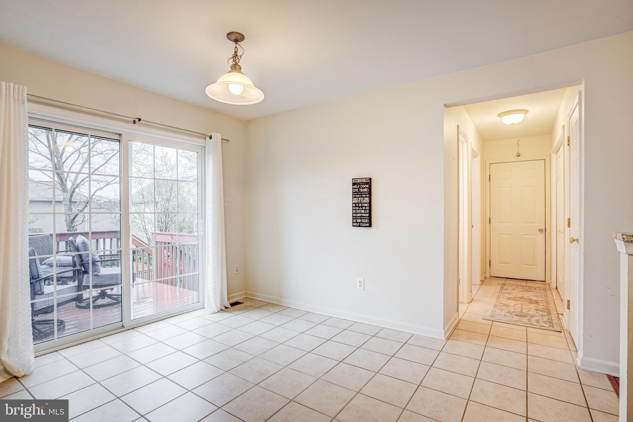 HUNTERS CHASE - Residential