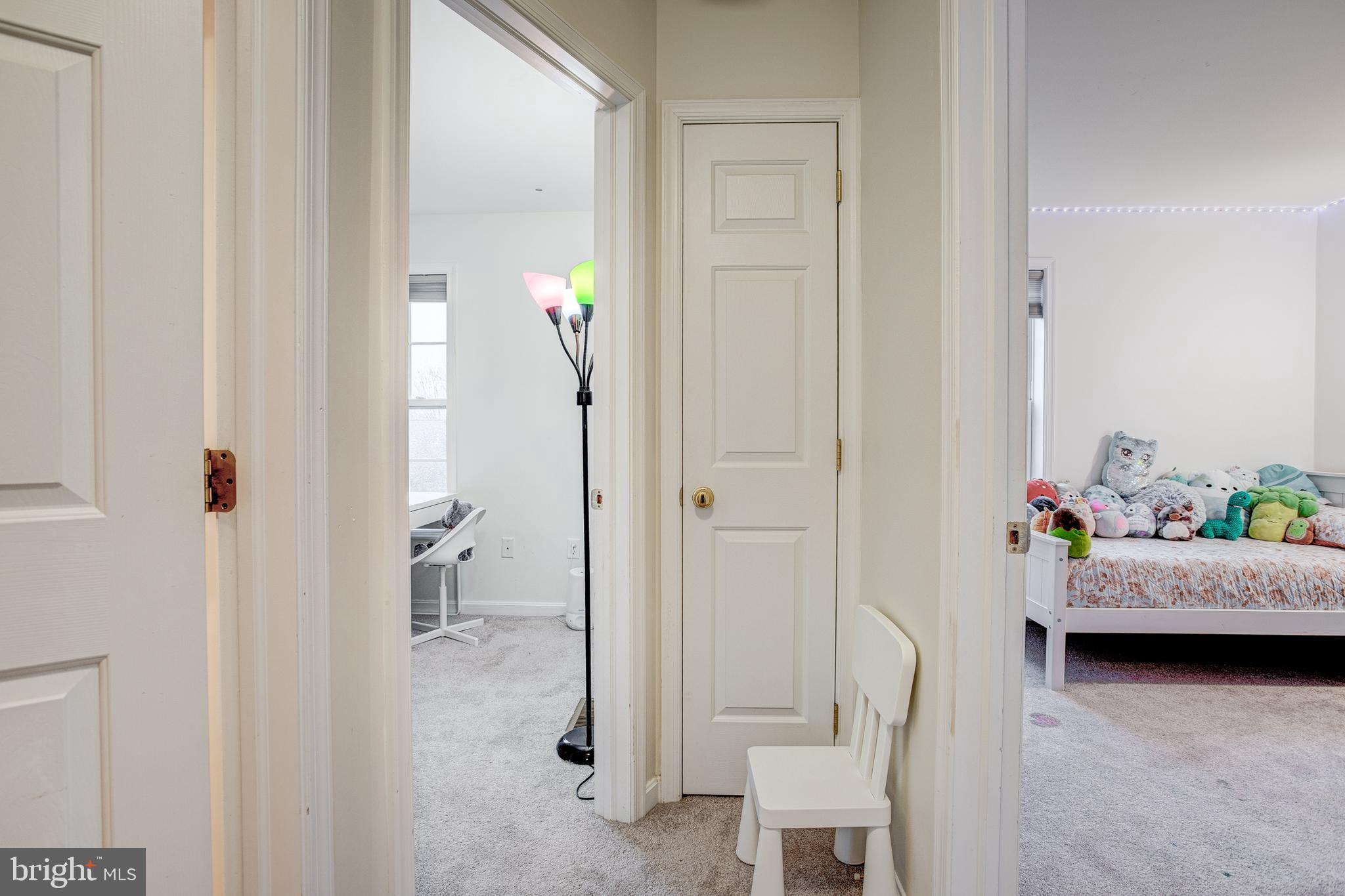 HUNTERS CHASE - Residential