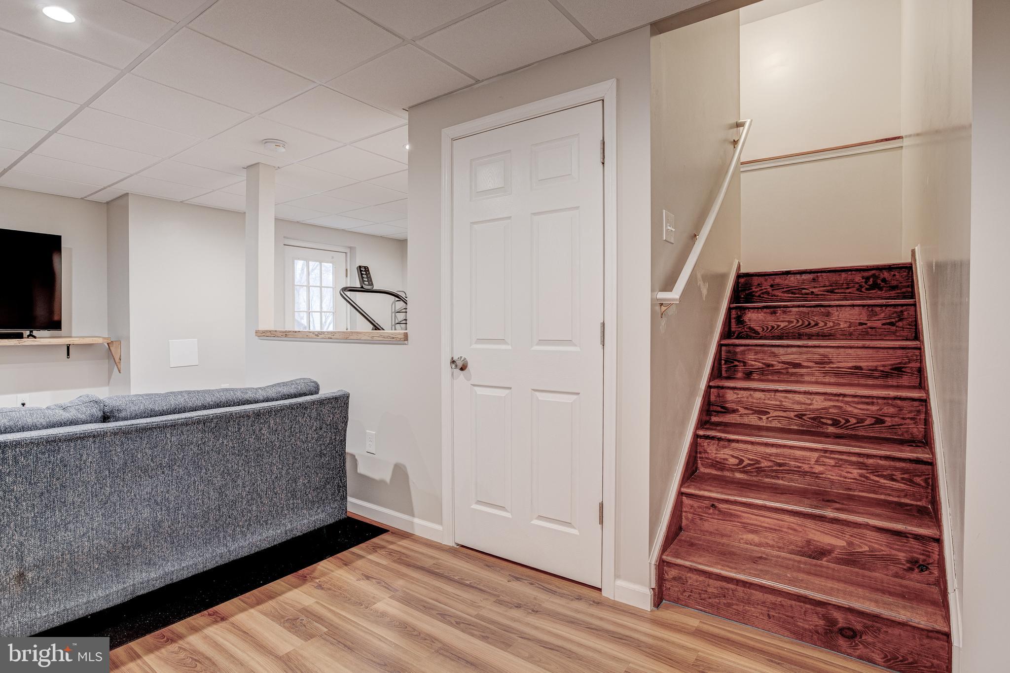 HUNTERS CHASE - Residential