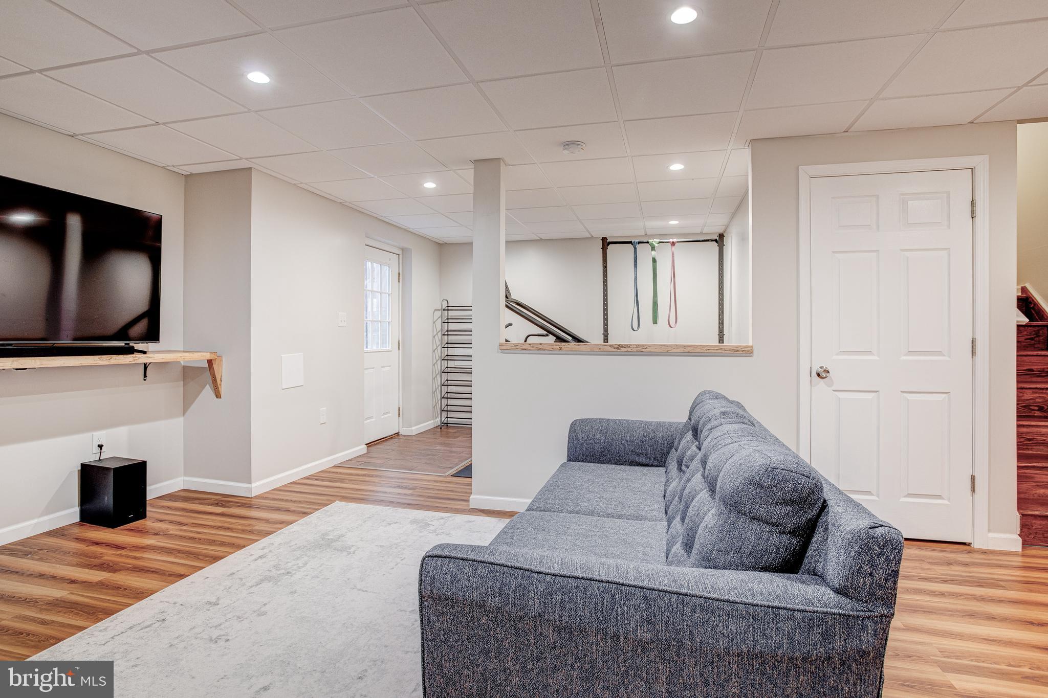 HUNTERS CHASE - Residential