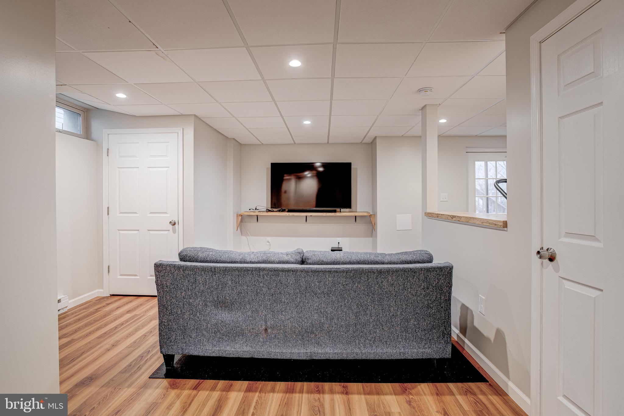 HUNTERS CHASE - Residential