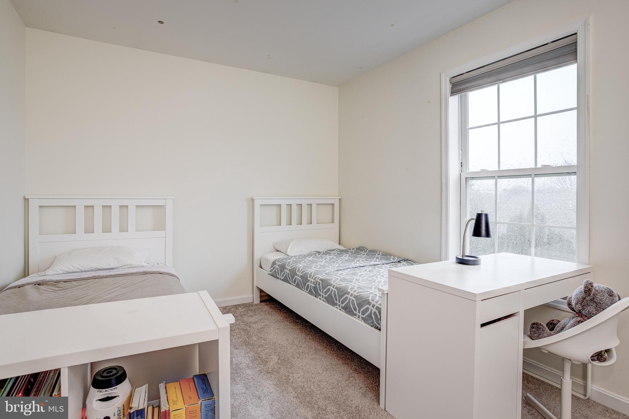 HUNTERS CHASE - Residential