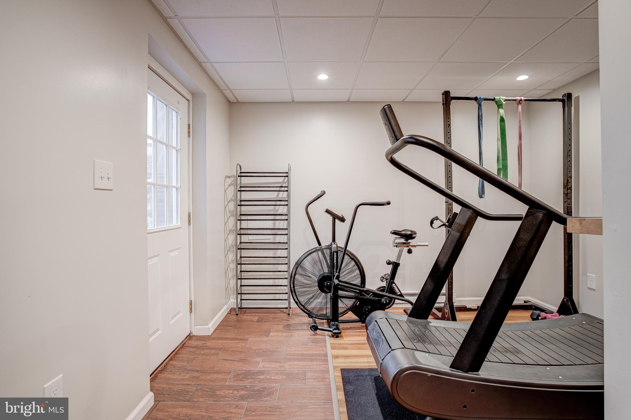 HUNTERS CHASE - Residential