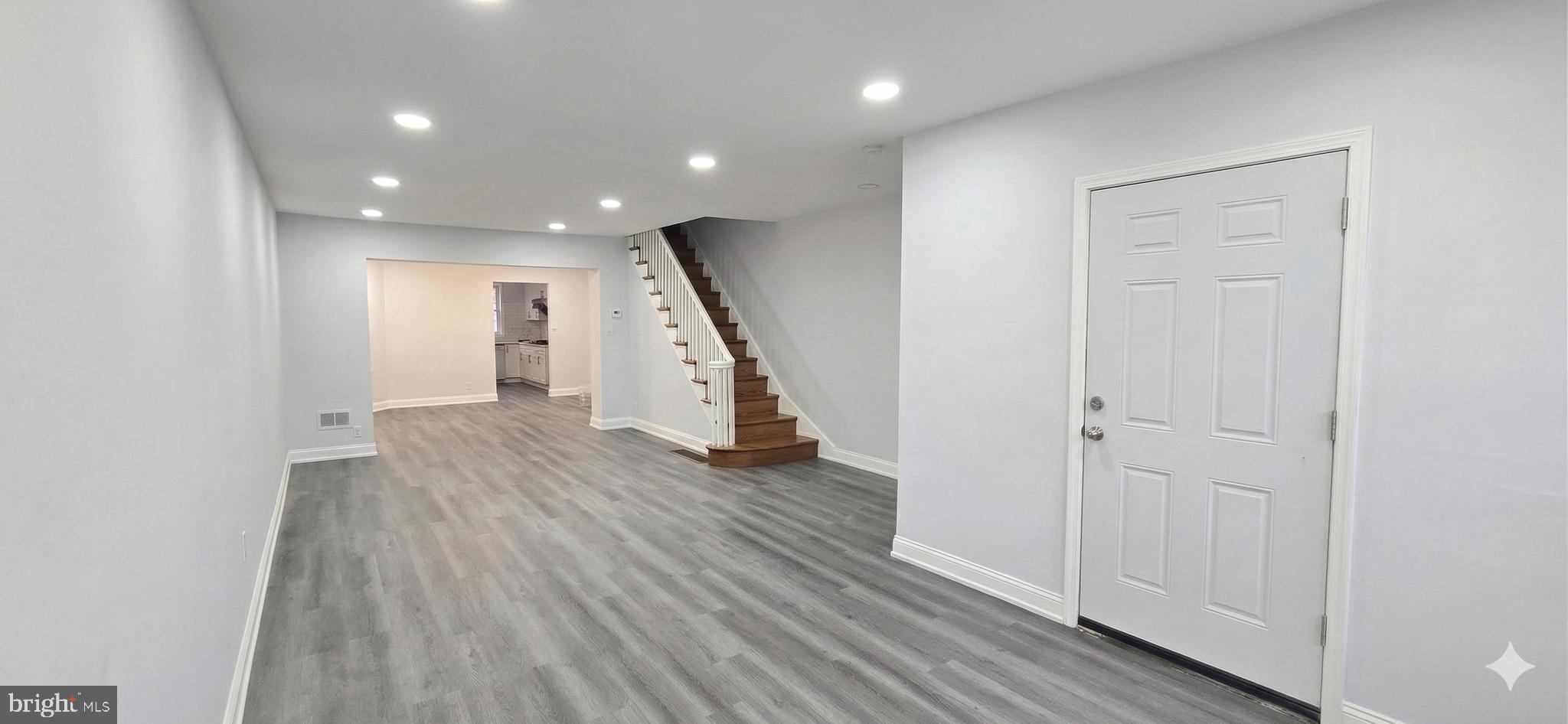 5240 E ROOSEVELT BOULEVARD