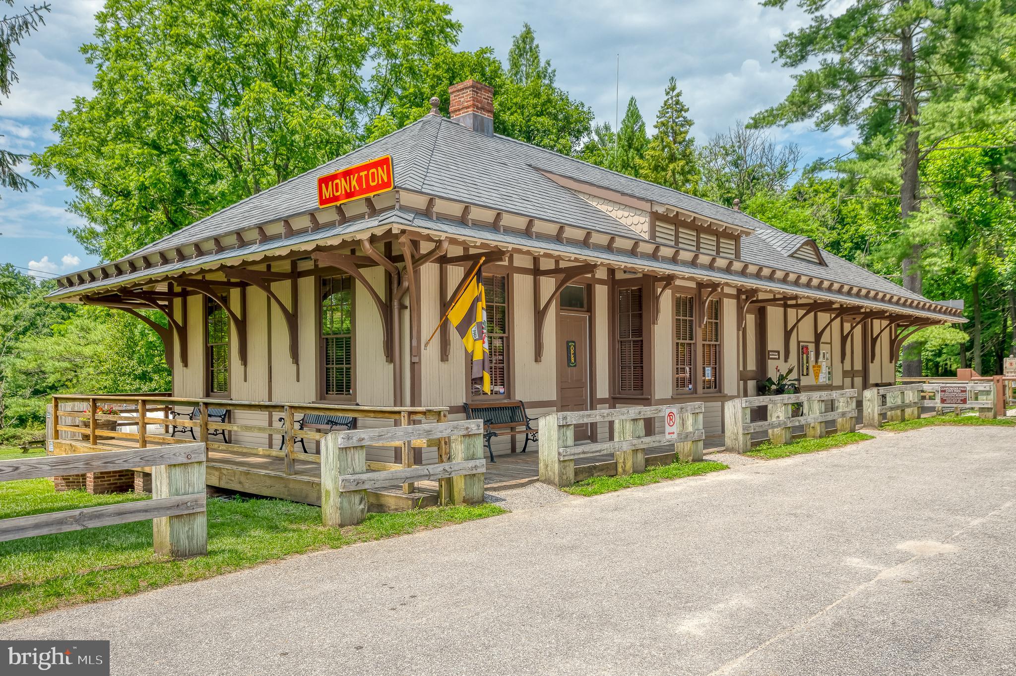 MONKTON VILLAGE - Residential