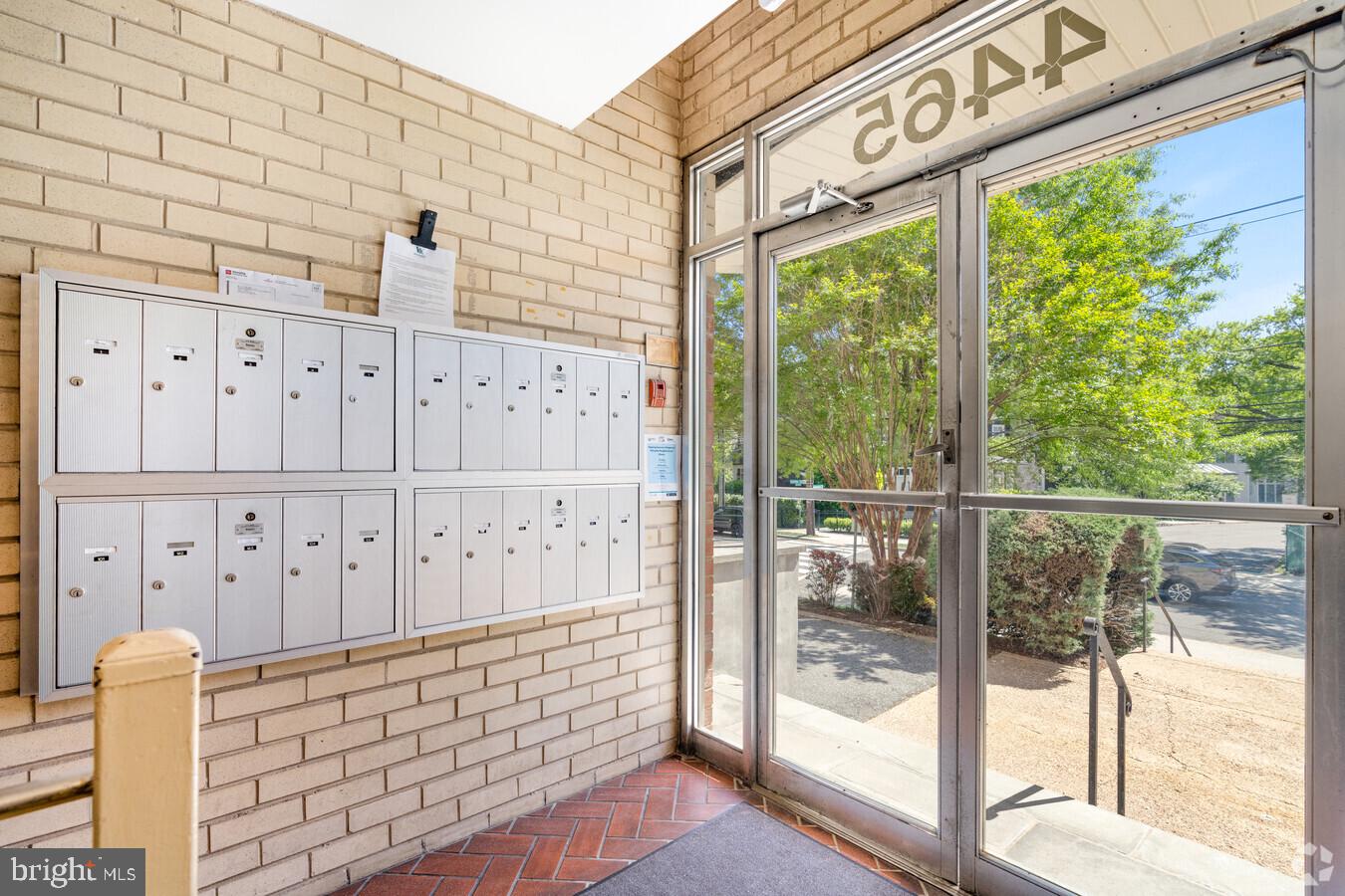 4465 MACARTHUR BOULEVARD NW 8