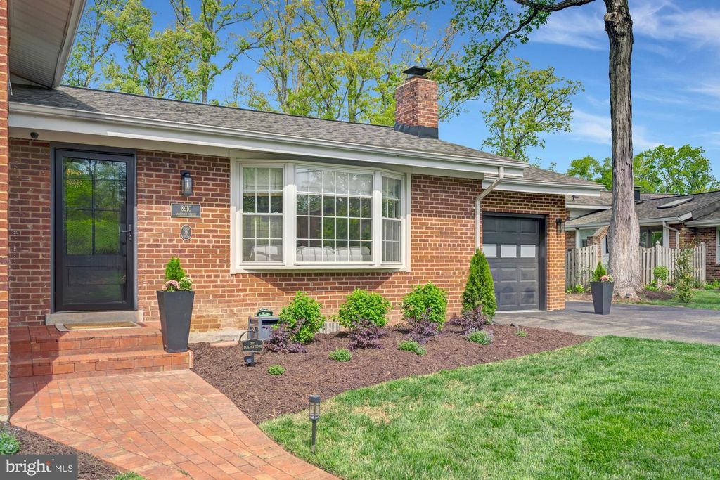 Photo of 8910 Bordeaux Street, ALEXANDRIA, VA 22309 (MLS # VAFX2304338)