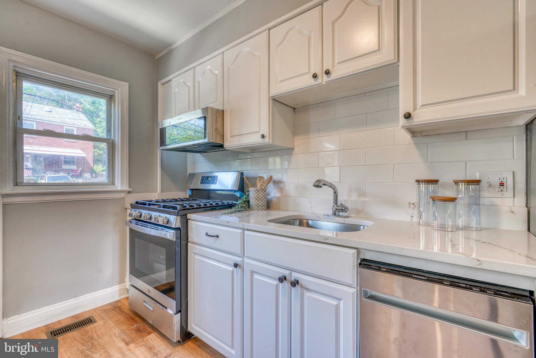 EDNOR GARDENS - LAKESIDE - Residential