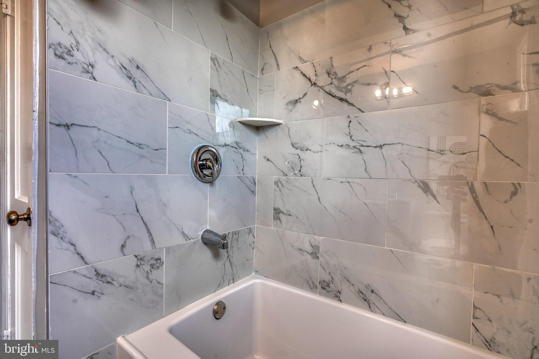 EDNOR GARDENS - LAKESIDE - Residential