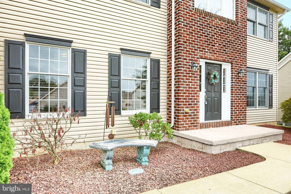 Photo of 5 Winterberry Lane, ETTERS, PA 17319 (MLS # PAYK2088286)