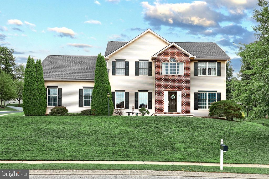 Photo of 5 Winterberry Lane, ETTERS, PA 17319 (MLS # PAYK2088286)