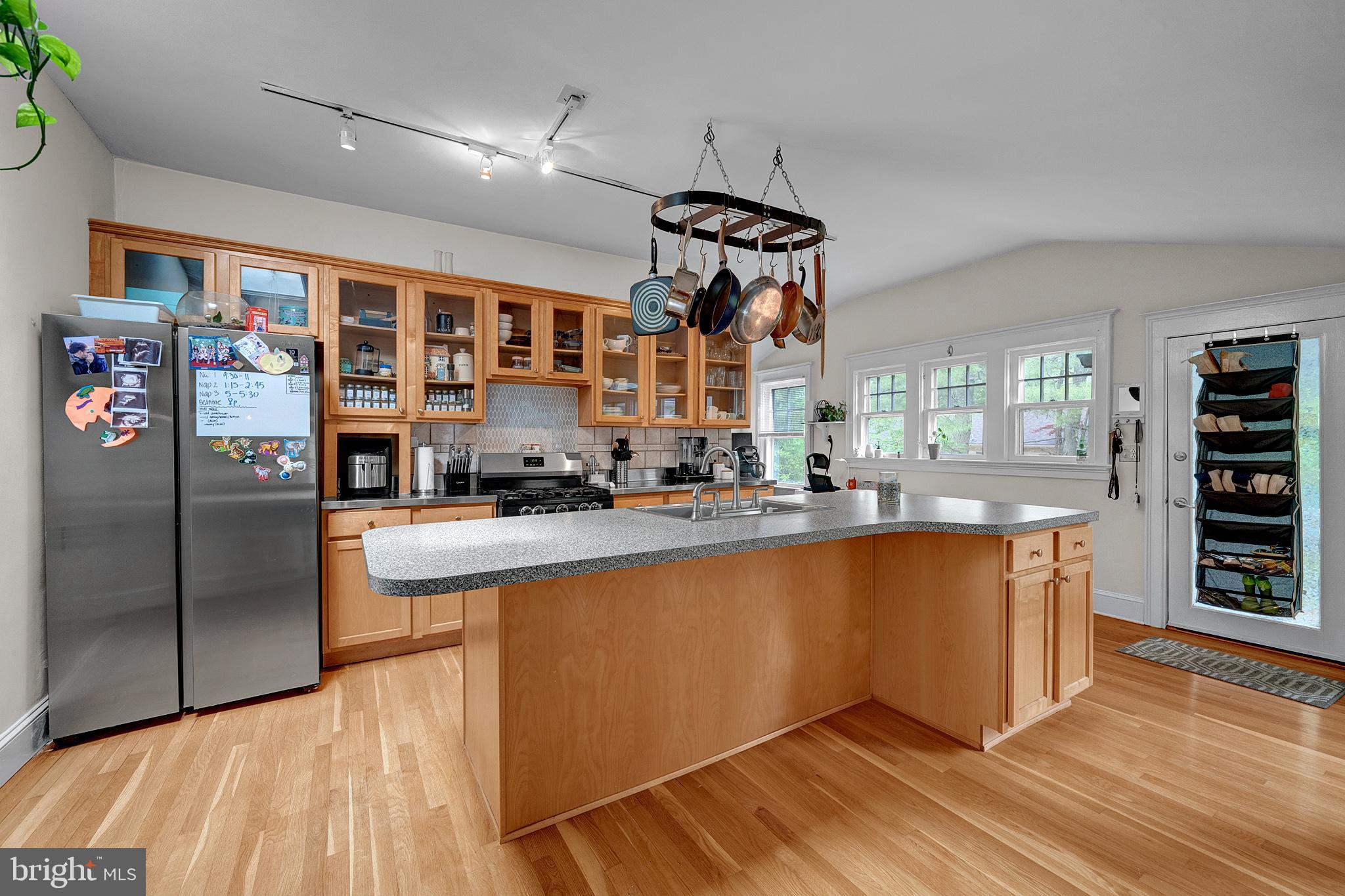 24 MONTAGUE AVENUE