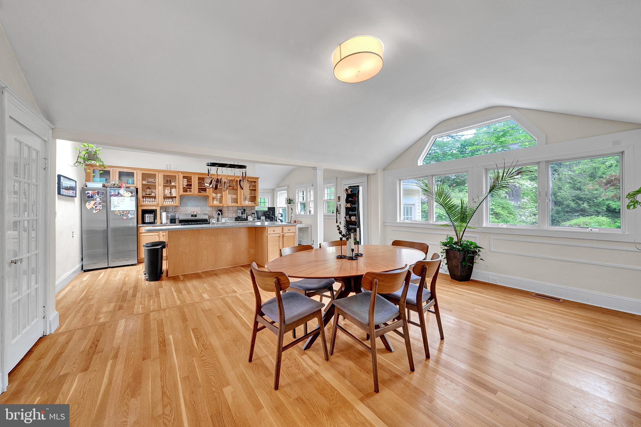 24 MONTAGUE AVENUE