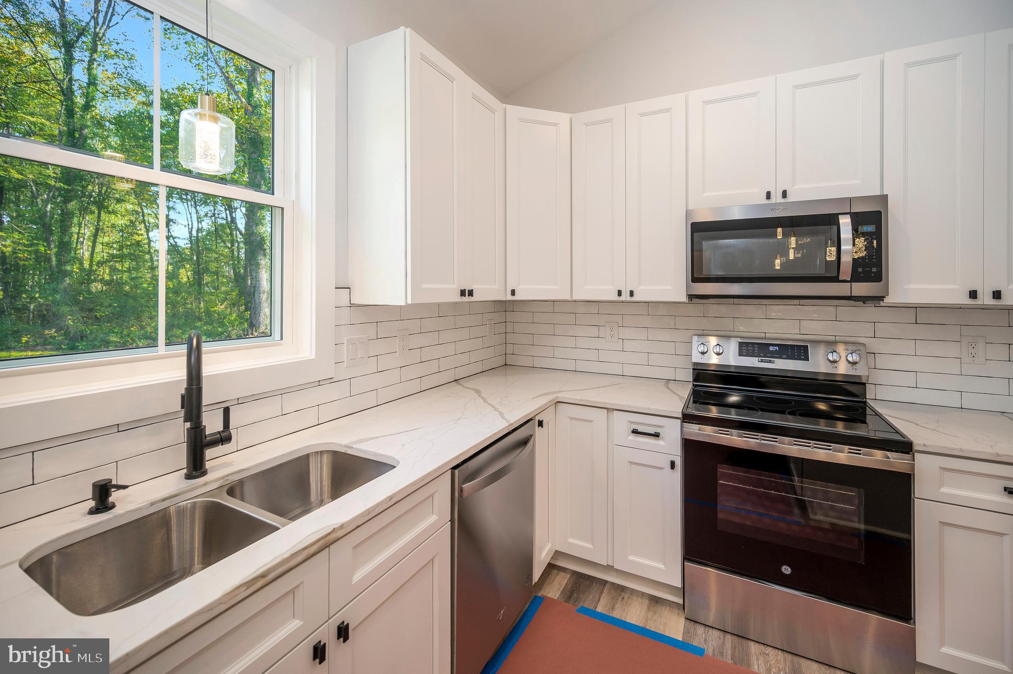 GORDON ACRES - Residential