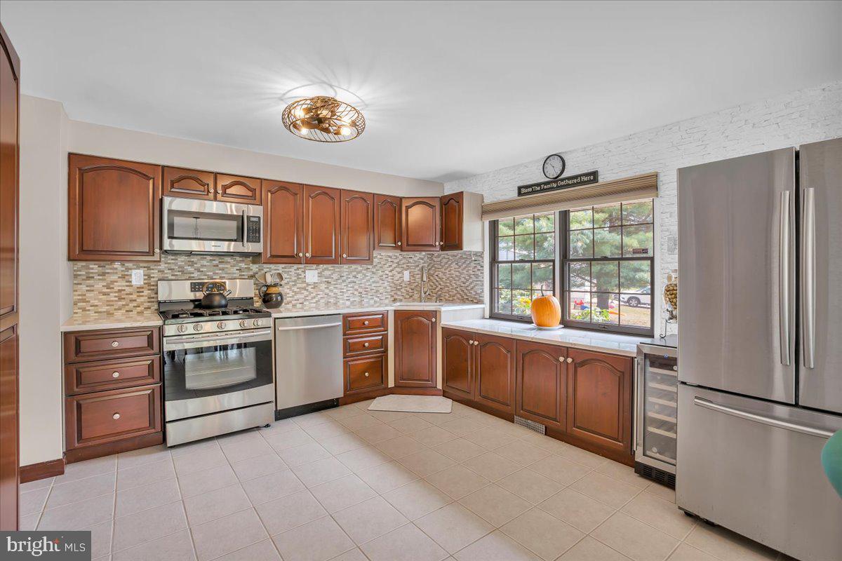 32 MILLBRIDGE ROAD