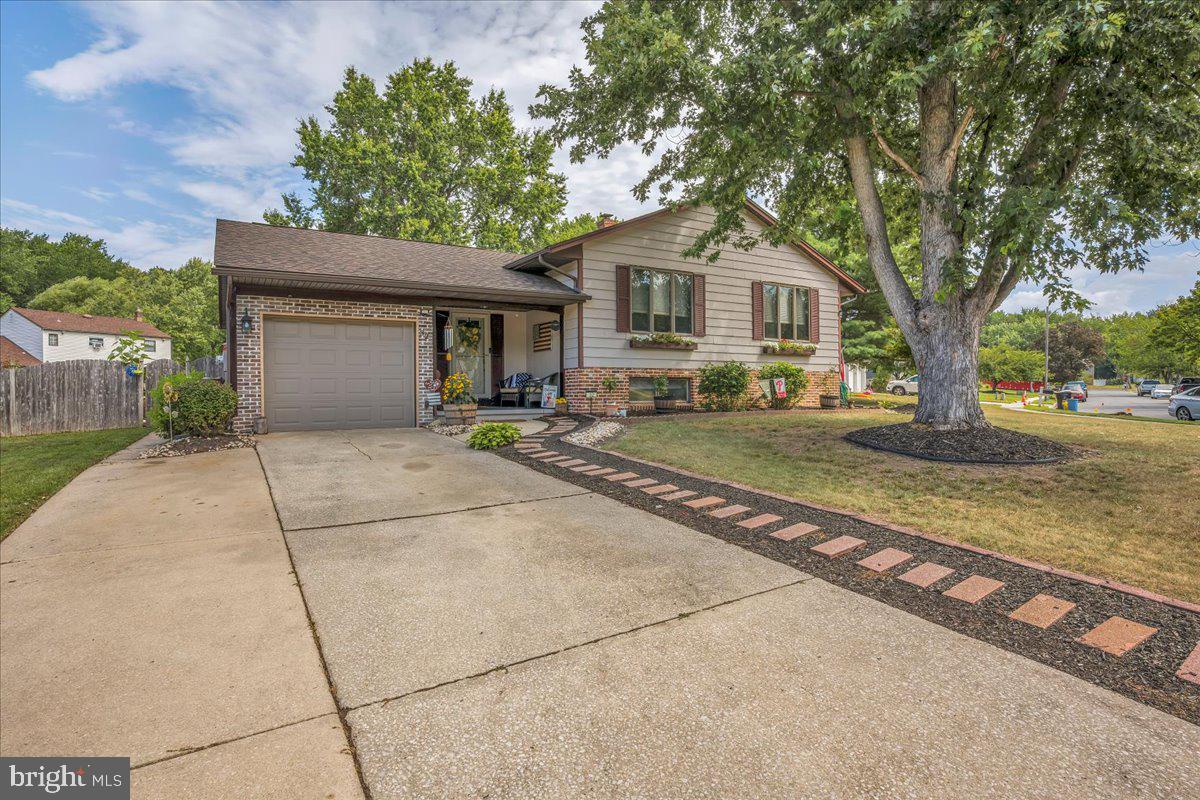 32 MILLBRIDGE ROAD