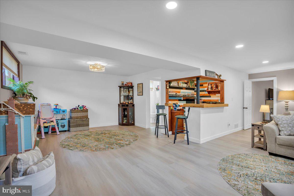 32 MILLBRIDGE ROAD
