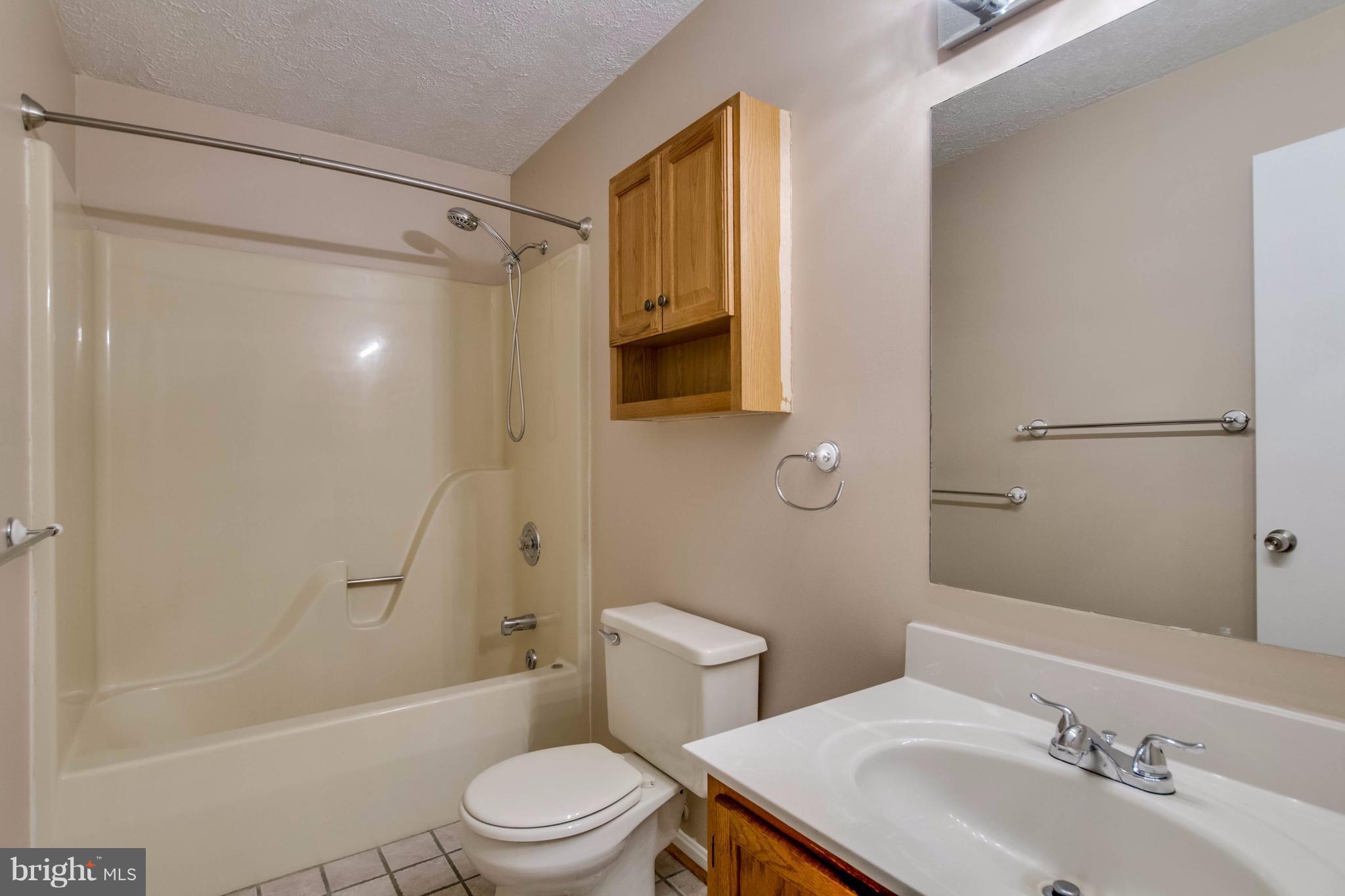 MANSION HOUSE MANOR - Residential Lease