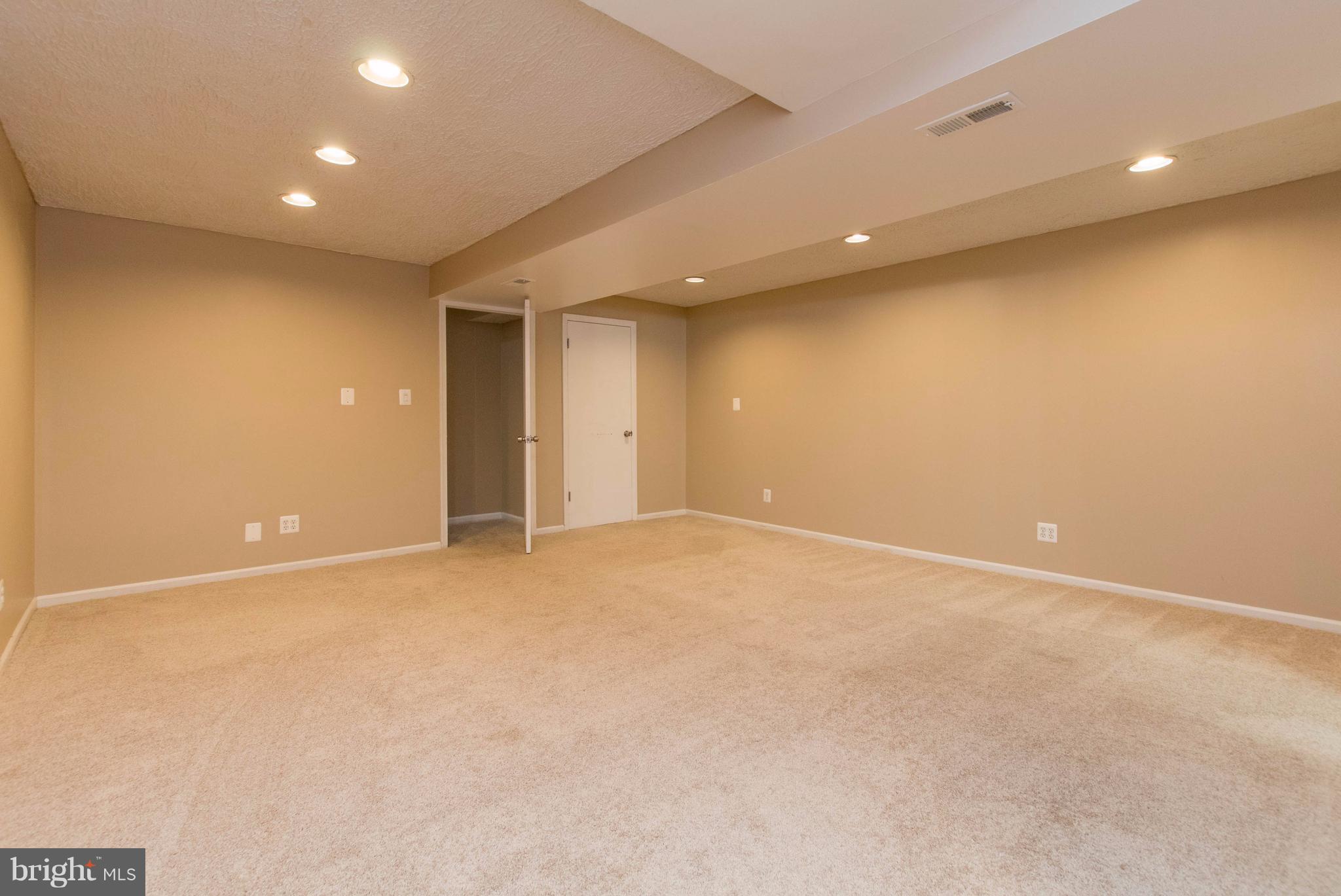 MANSION HOUSE MANOR - Residential Lease