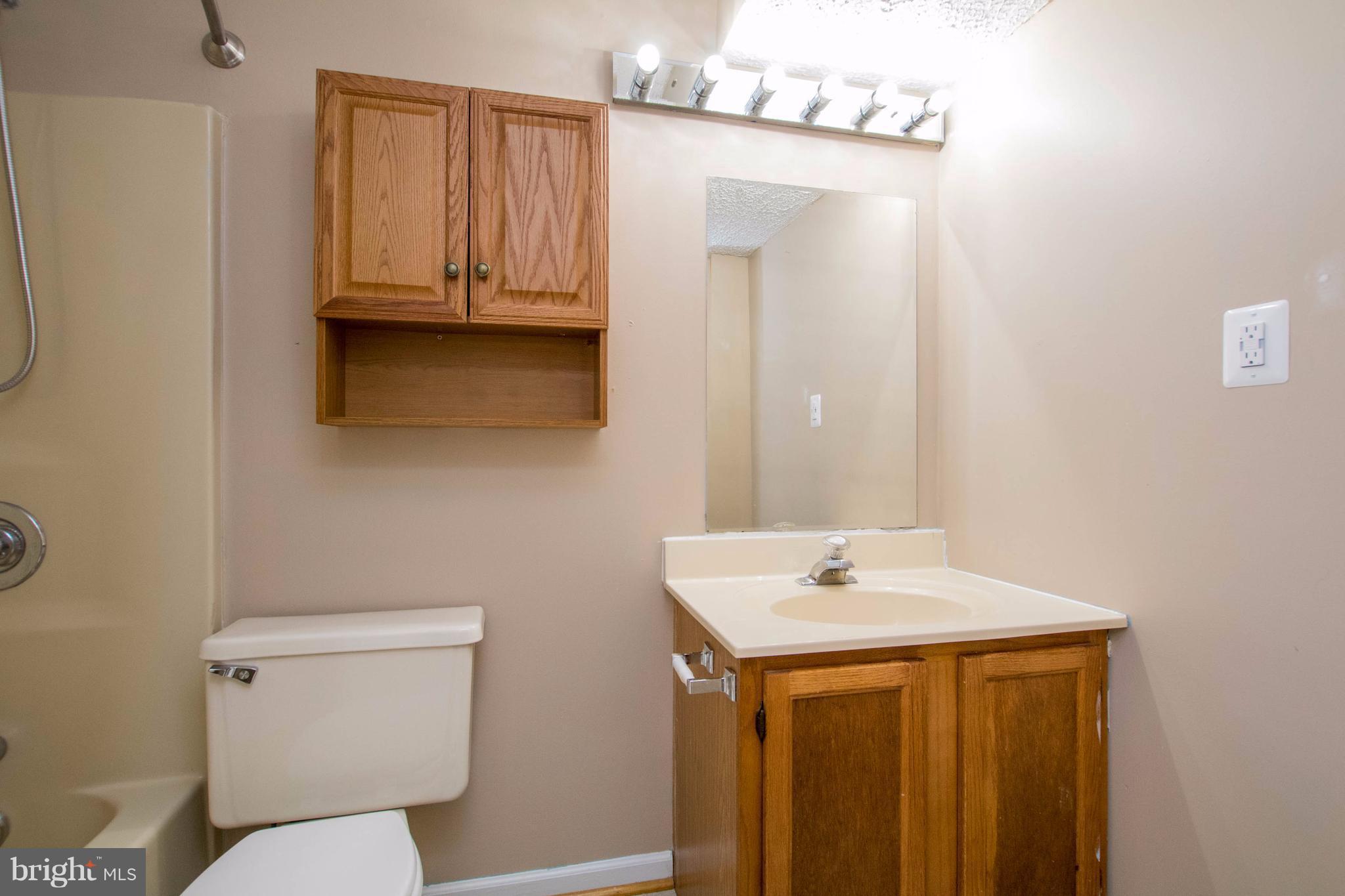 MANSION HOUSE MANOR - Residential Lease