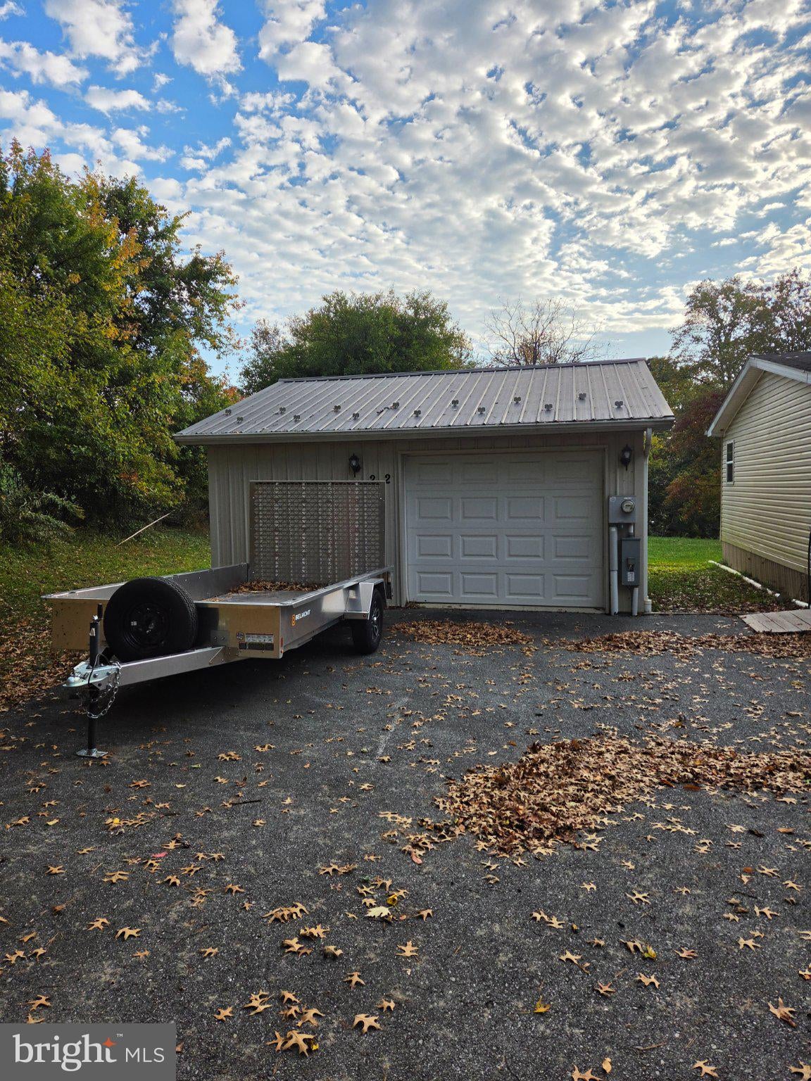 22 BROWNELL LANE