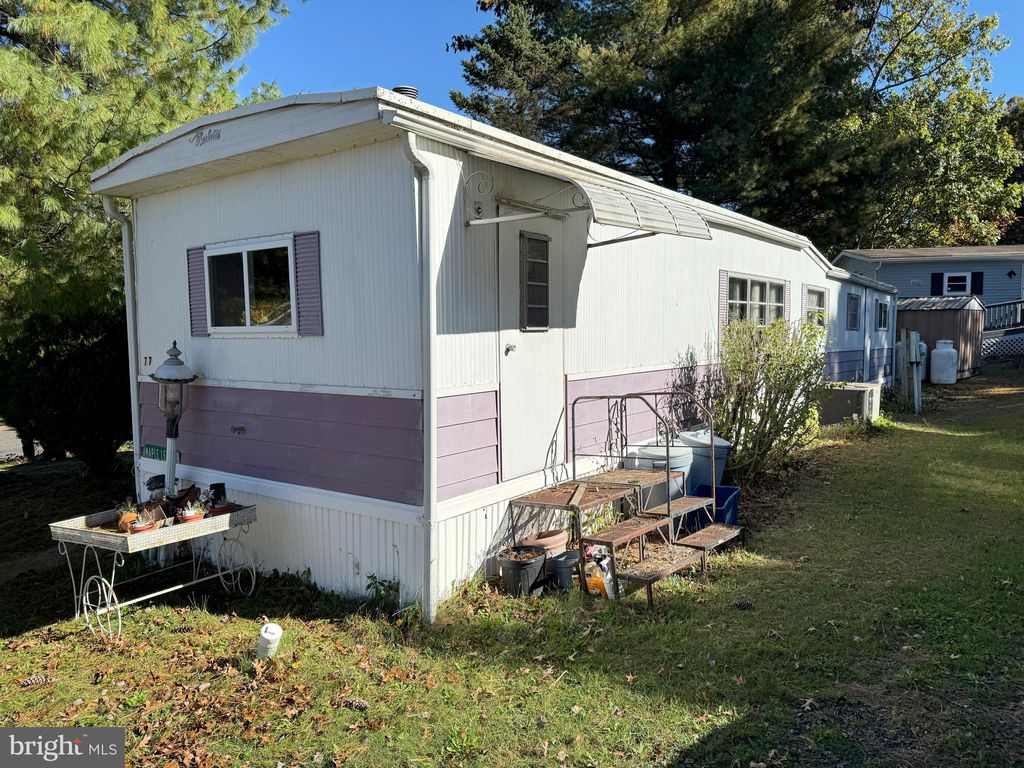 Photo of 77 Maple Leaf Drive, SELLERSVILLE, PA 18960 (MLS # PABU2107840)