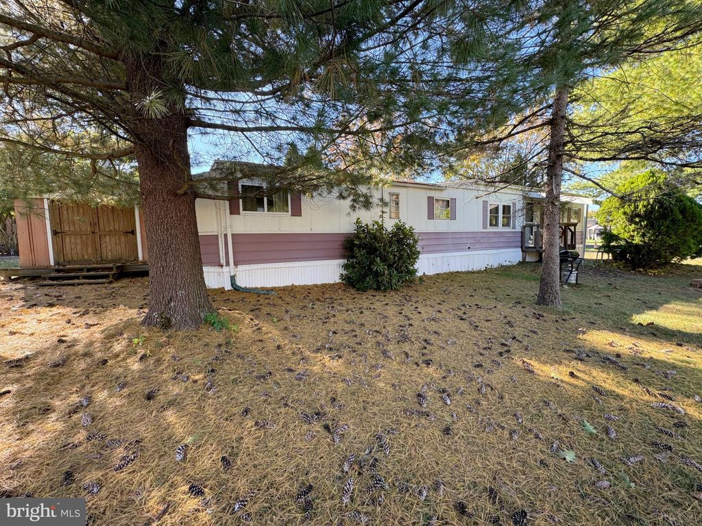 Photo of 77 Maple Leaf Drive, SELLERSVILLE, PA 18960 (MLS # PABU2107840)