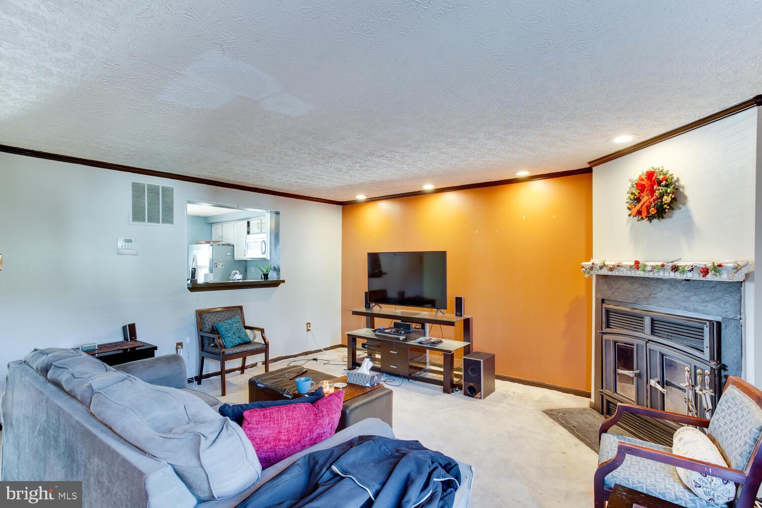 OAK POND - Residential